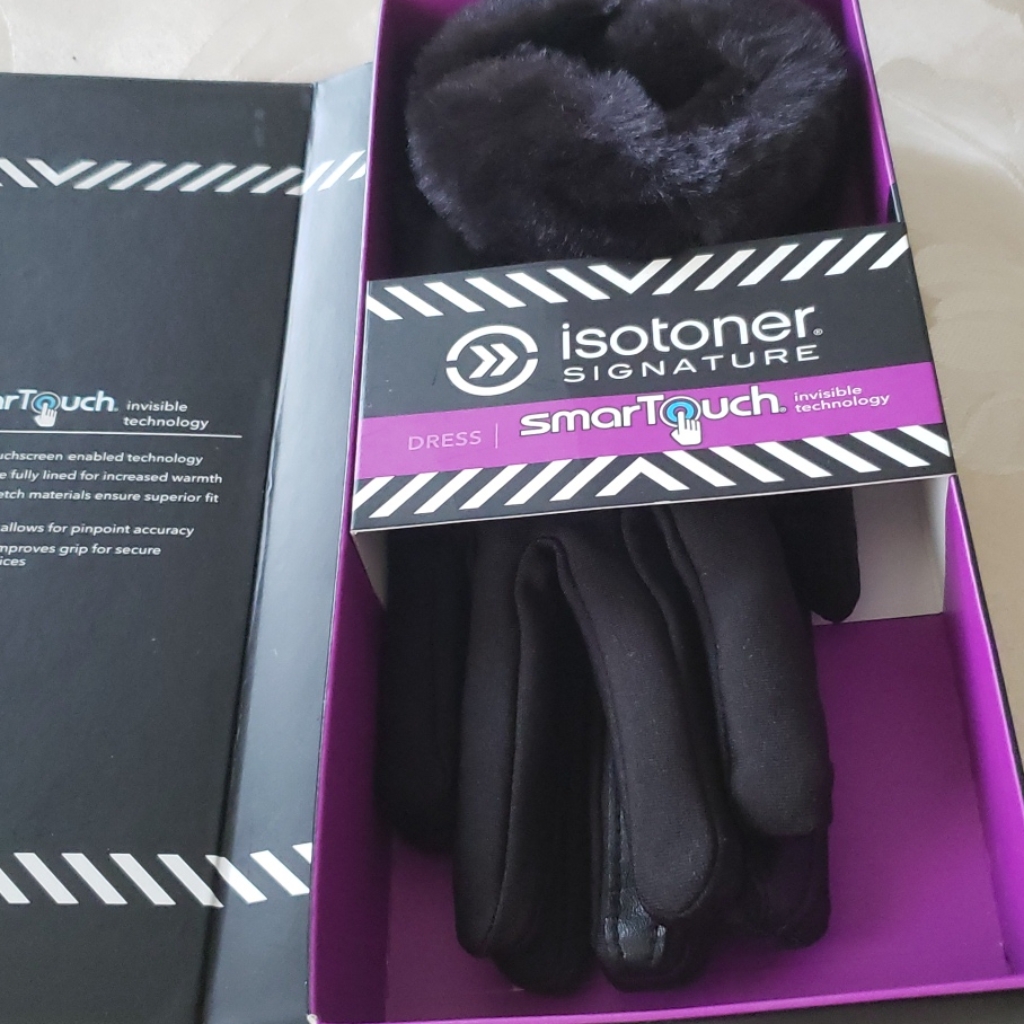 Gloves. Nwt